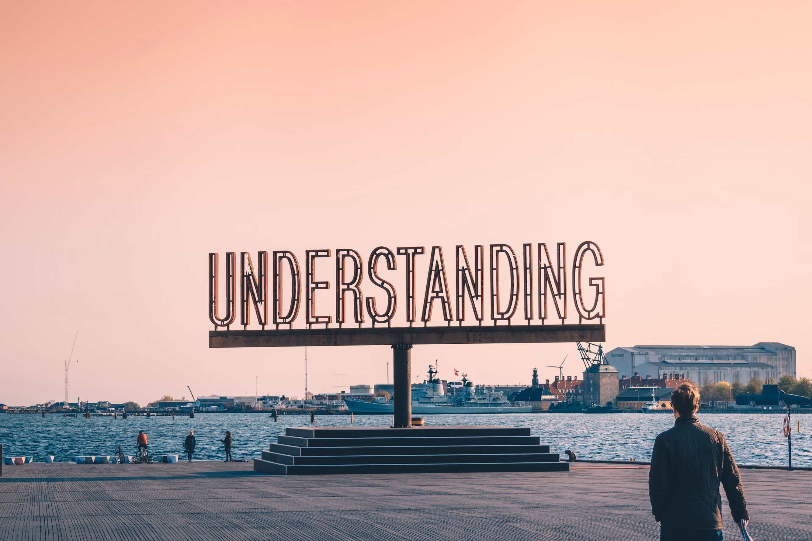 understanding sign in København, Danmark by Sebastian Bill at https://unsplash.com/@sebbill