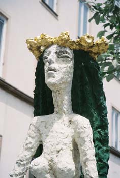 07-Estates-exhibition2