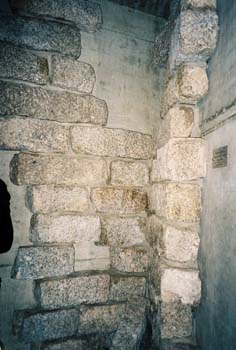 09-LiberecSynagogue-originalwall