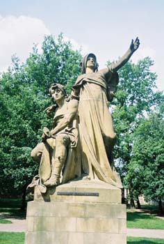 13-Vysehrad-Ludmillastatue